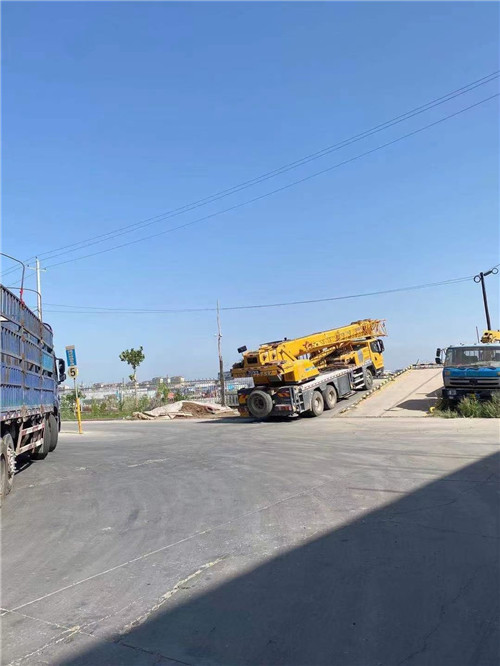 永济市25吨吊车的租赁价格大概是多少？