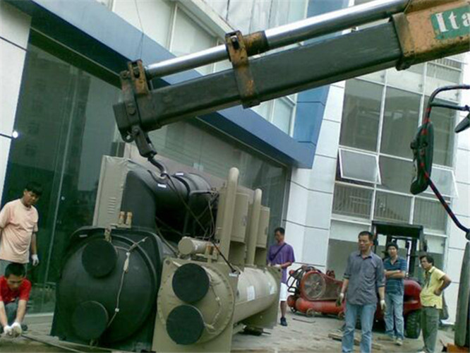 永济市随车吊和汽车吊的核心区别是什么？哪种更省钱？