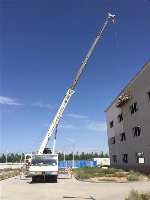 永济市“轻装强干”—— 吊车的 “轻量化臂架” 技术