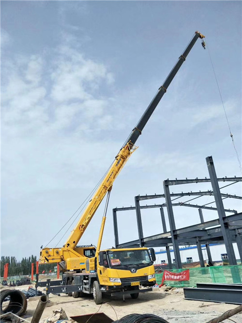 永济市超高层建筑钢结构吊装案例